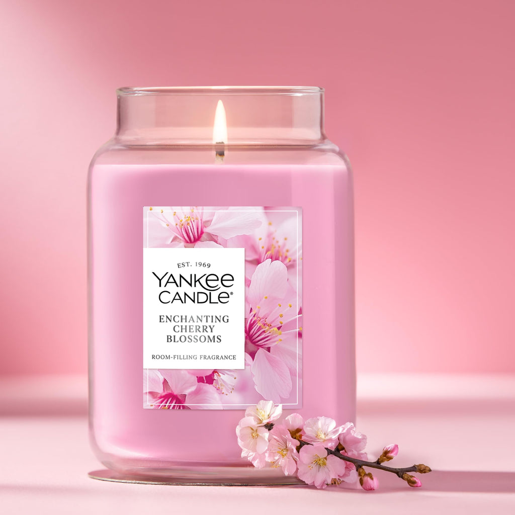 Yankee Candle Lemon Lavender Scented Candle, 22oz Large Jar with up to 150 Hour Burn Time, Giftable, Birthdays